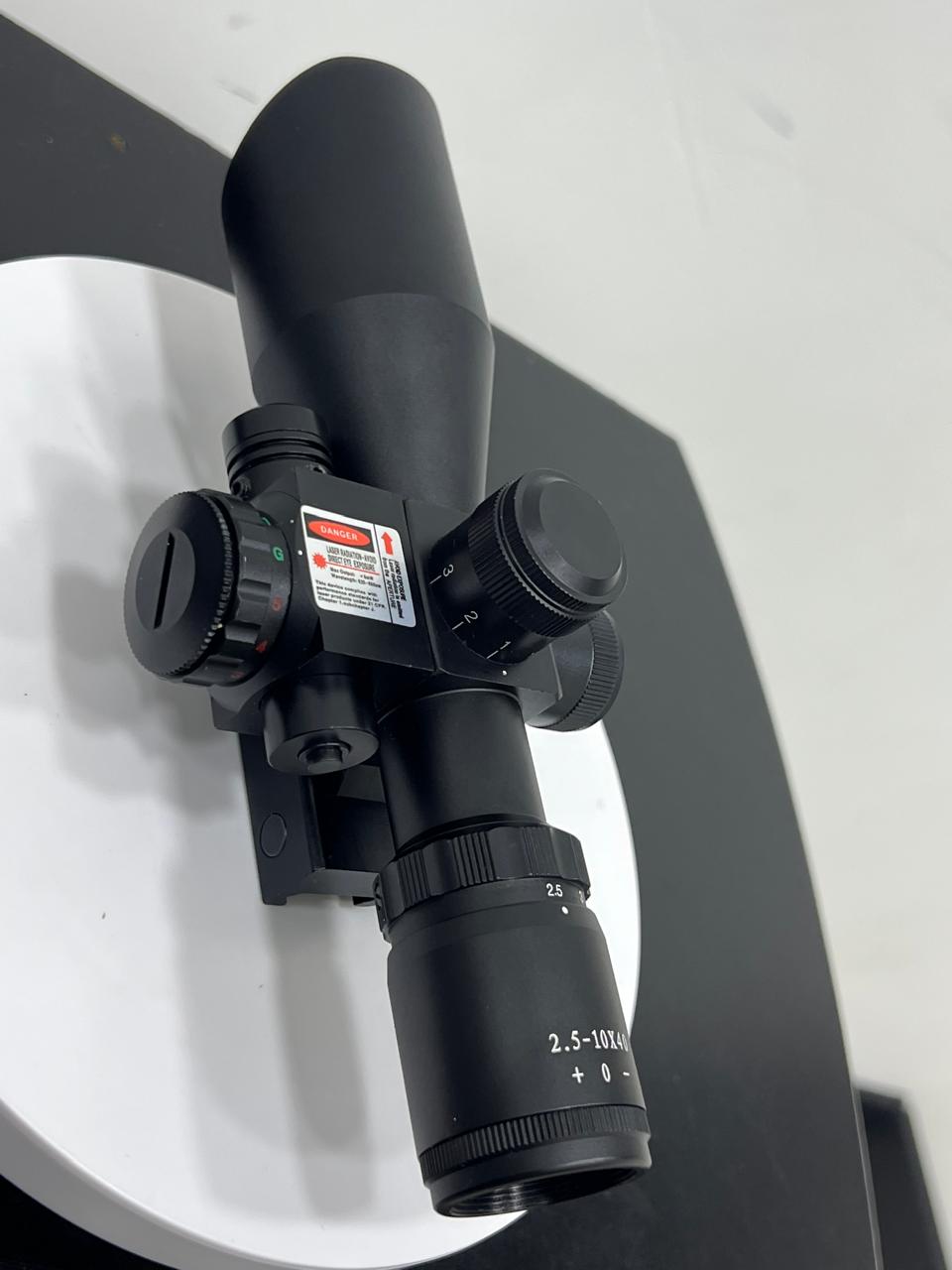 Mira telescópica ACCURATE 2.5-10X40 Láser Rojo para riel 22